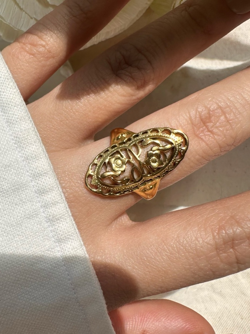 Gold Floral Filigree Statement Ring - Women Jewelry - Picture 3 of 7